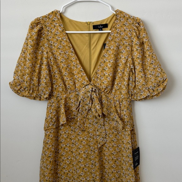 Lulus Anything Lovelier Yellow Floral Print Tiered Midi Dress Size: XS - Picture 4 of 9